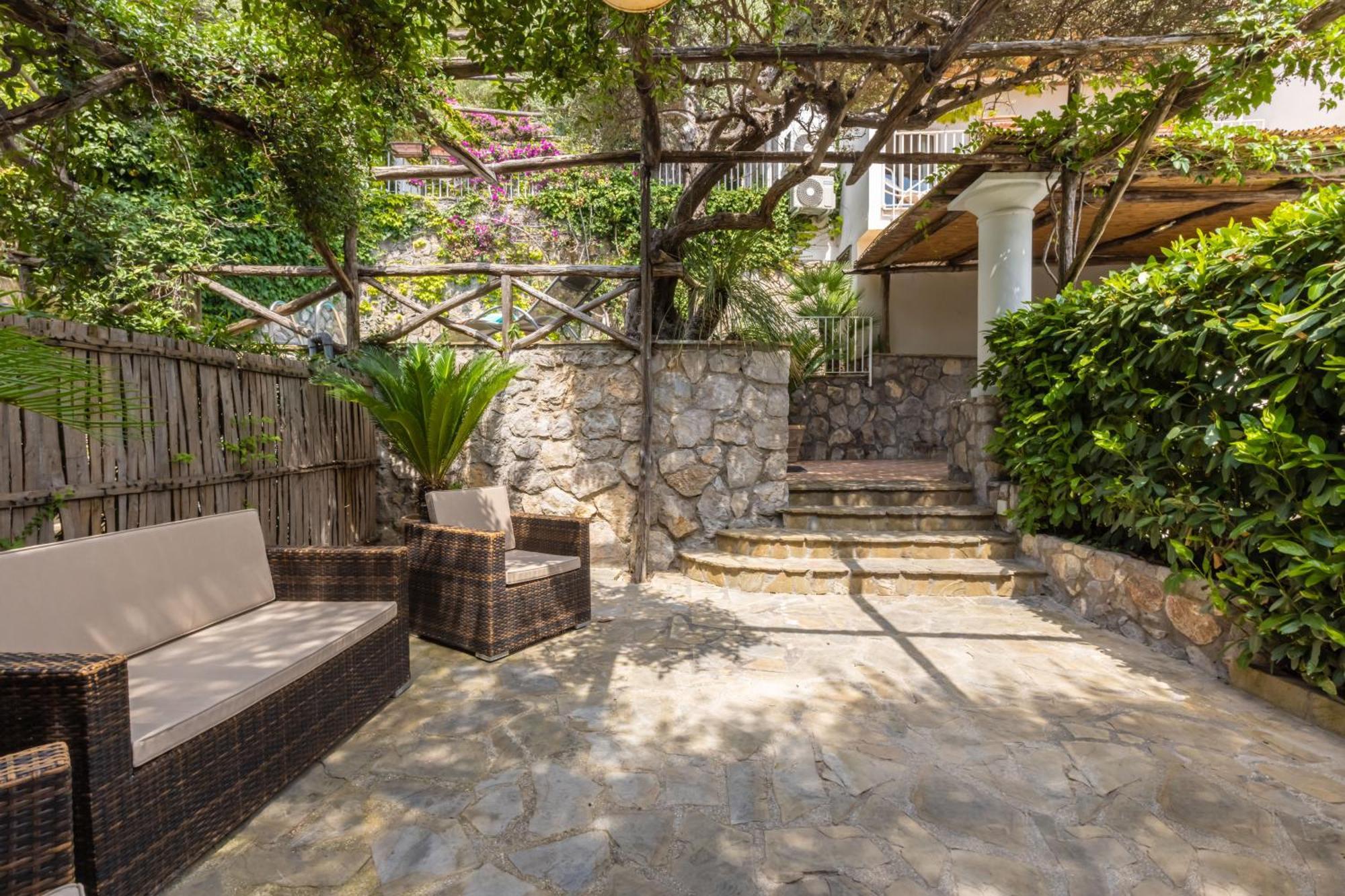 Villa Rita Apartments ماسّا لوبْرينسِ المظهر الخارجي الصورة